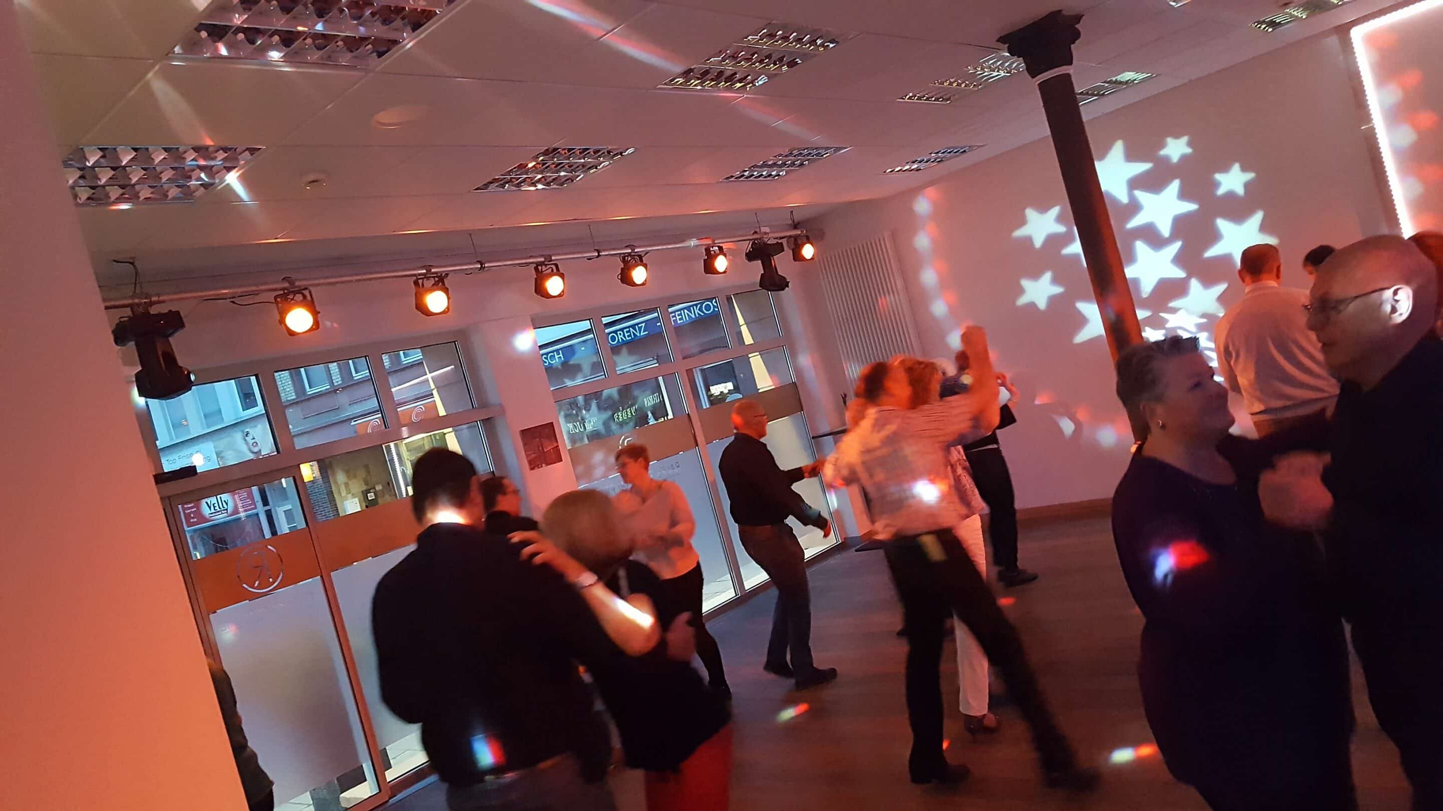 20Uhr Tanzabend "Sommerspezial"